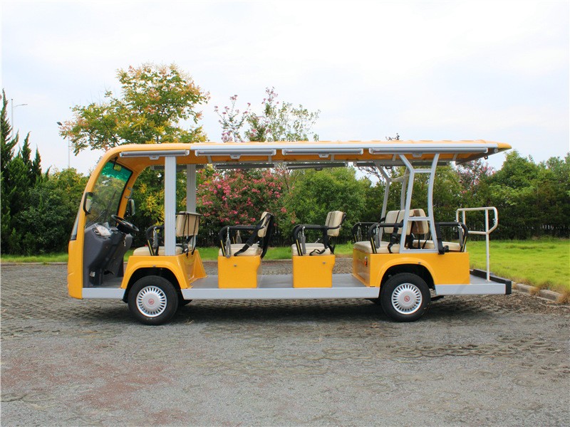 14座電動觀光車-側(cè)身